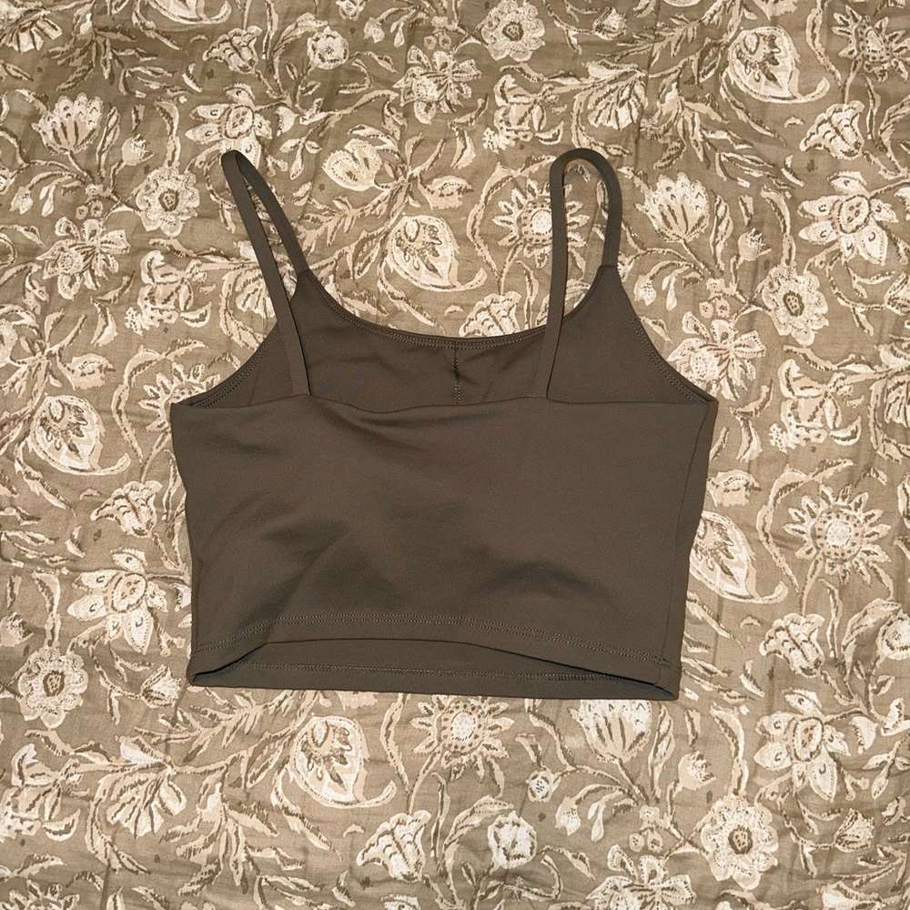 Workout top - Picture 2 of 2